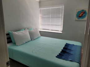 236D 1BR Apt Walk to Beach